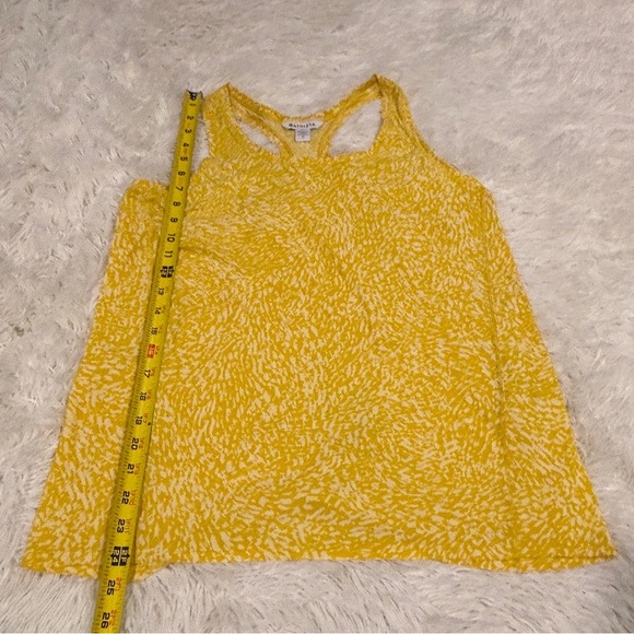 ATHLETA Ultimate Scoop Tank Racerback Tank Top Yellow & White Size Medium - Picture 5 of 10